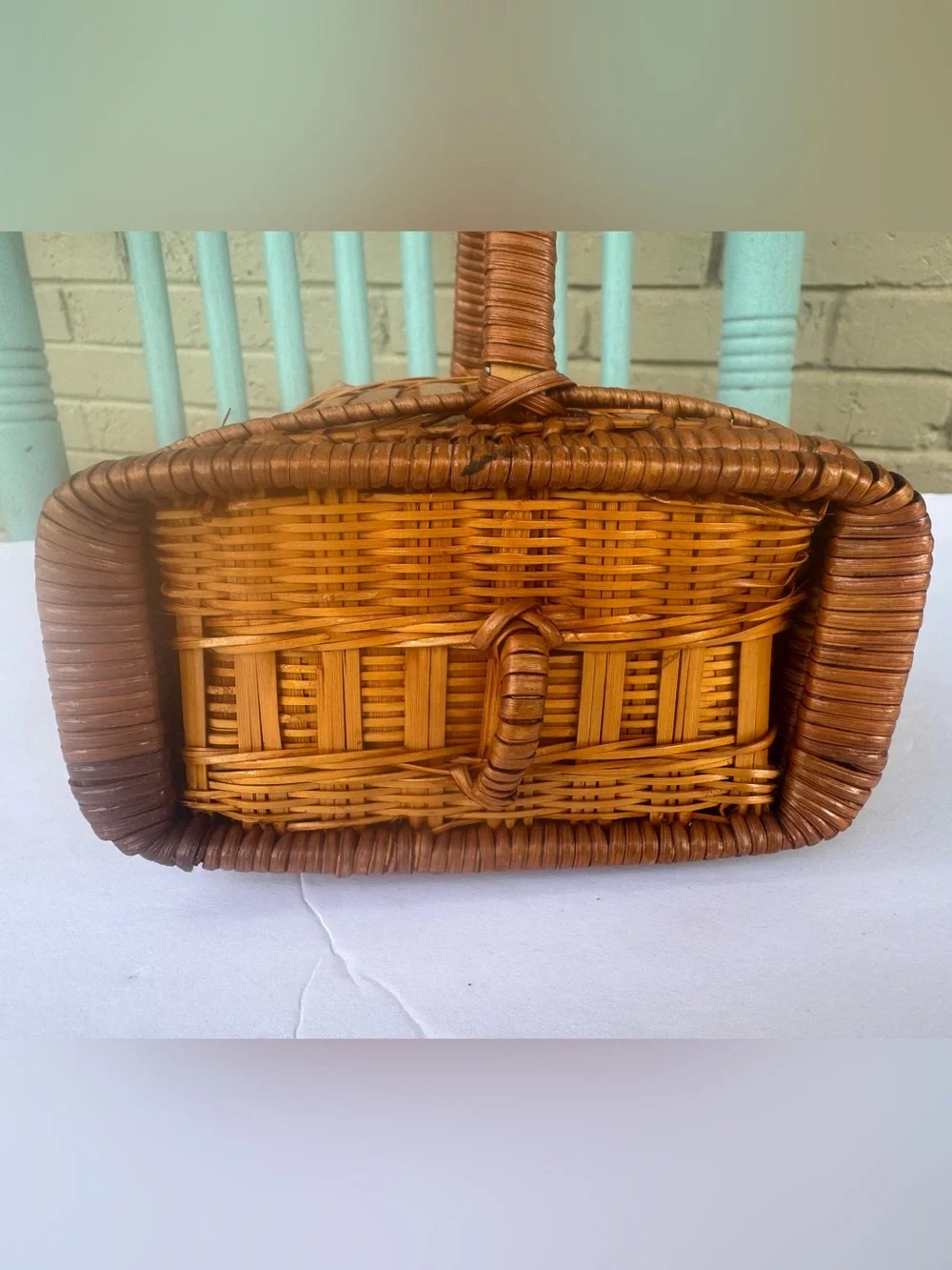 Vintage Handwoven Wicker Gathering Basket with Handle & Lid – Small Rustic Cotta